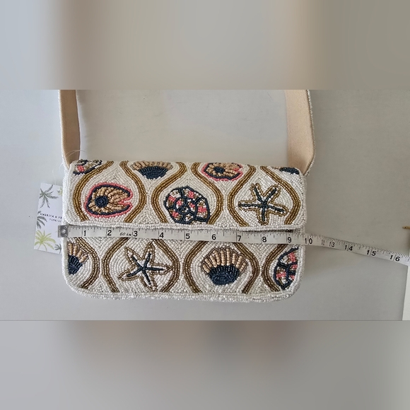 America & Beyond White Beaded Seashell Shoulder Bag – Coastal Design - Picture 7 of 10